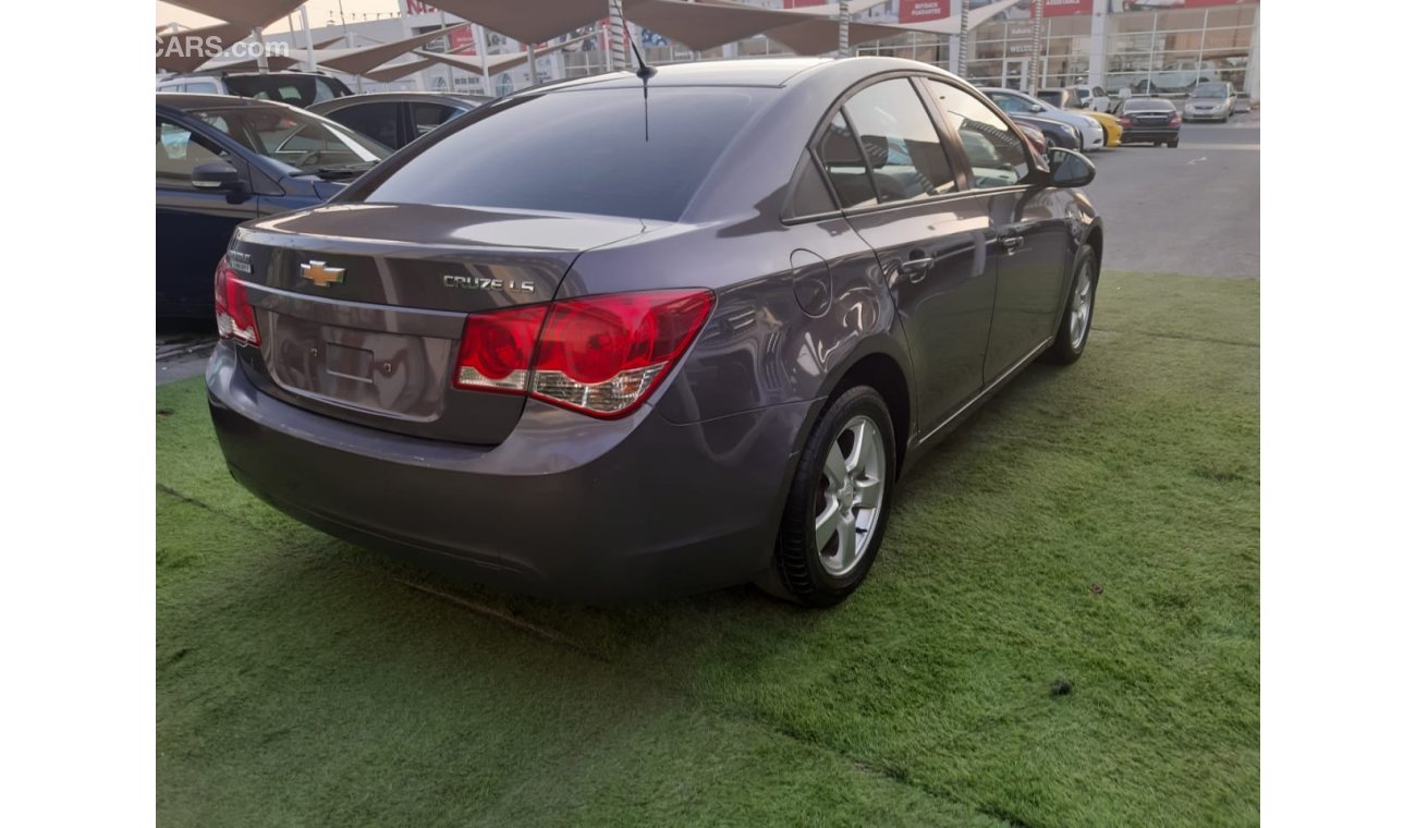 Chevrolet Cruze Gulf - dye agency - control String - cruise control - alloy wheels - fog lights excellent condition