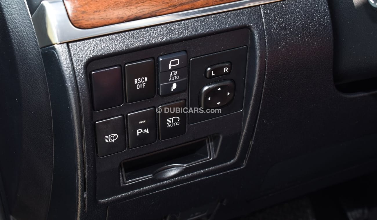 تويوتا لاند كروزر VXR 5.7 V8  Grand Touring