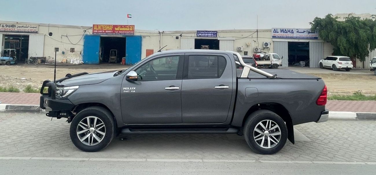 Toyota Hilux TOYOTA HILUX PICK UP SR5 YEAR 2017 (GREY ) 4WD AT DIESEL = RIGHT HAND