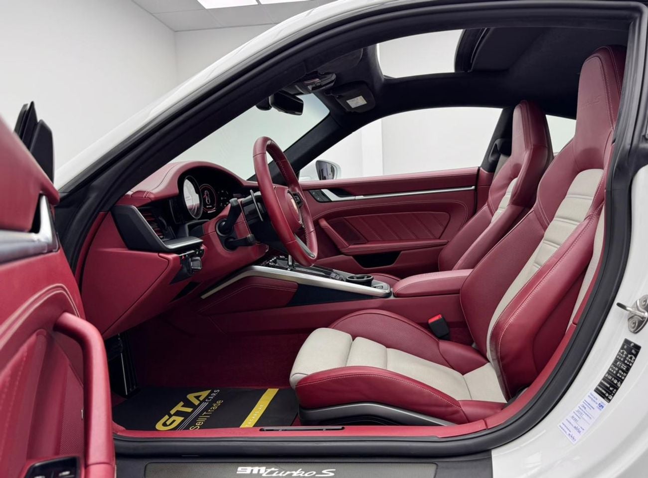 Porsche 911 Turbo S 3.8L (640 HP) Coupe 2021 Porsche 911 Turbo S, 2026 Porsche Warranty, Full Porsche Service Hi