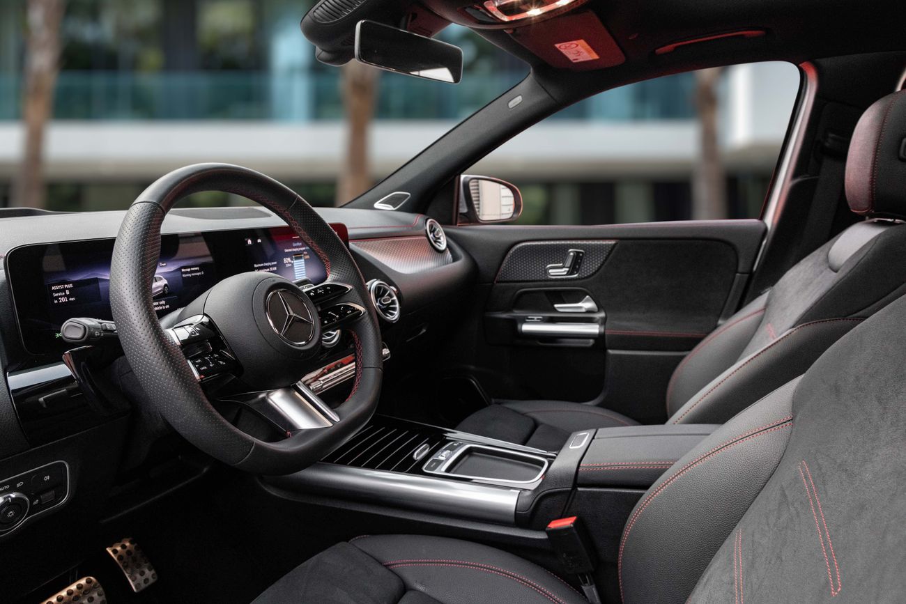 Mercedes-Benz EQA 250 EQA 250 AMG | 2,938 P.M | 0% Downpayment | EQA 250 AMG | AGENCY WARRANTY/SERVICE!