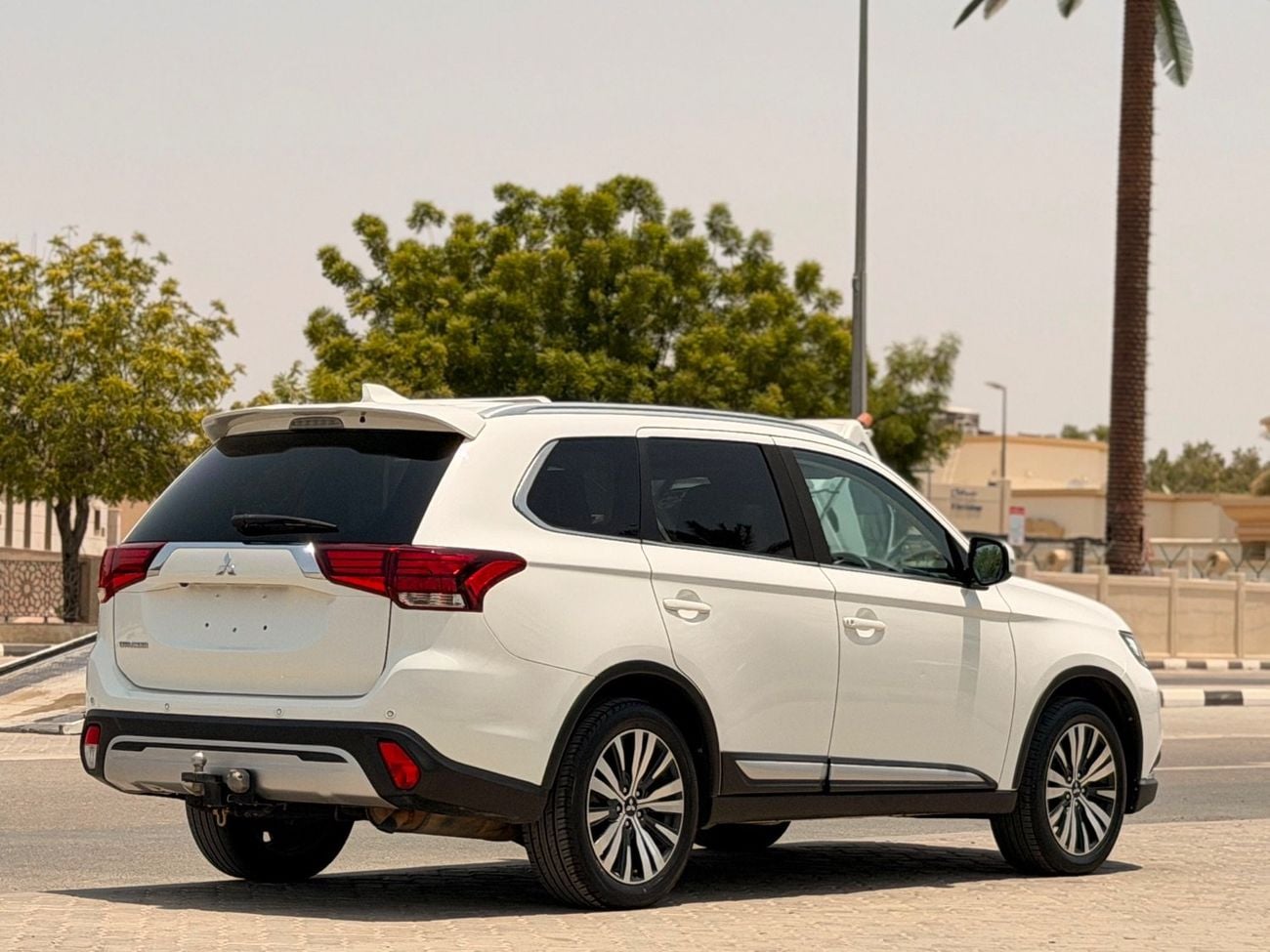 Mitsubishi Outlander GLX HIGHLINE LEATHER