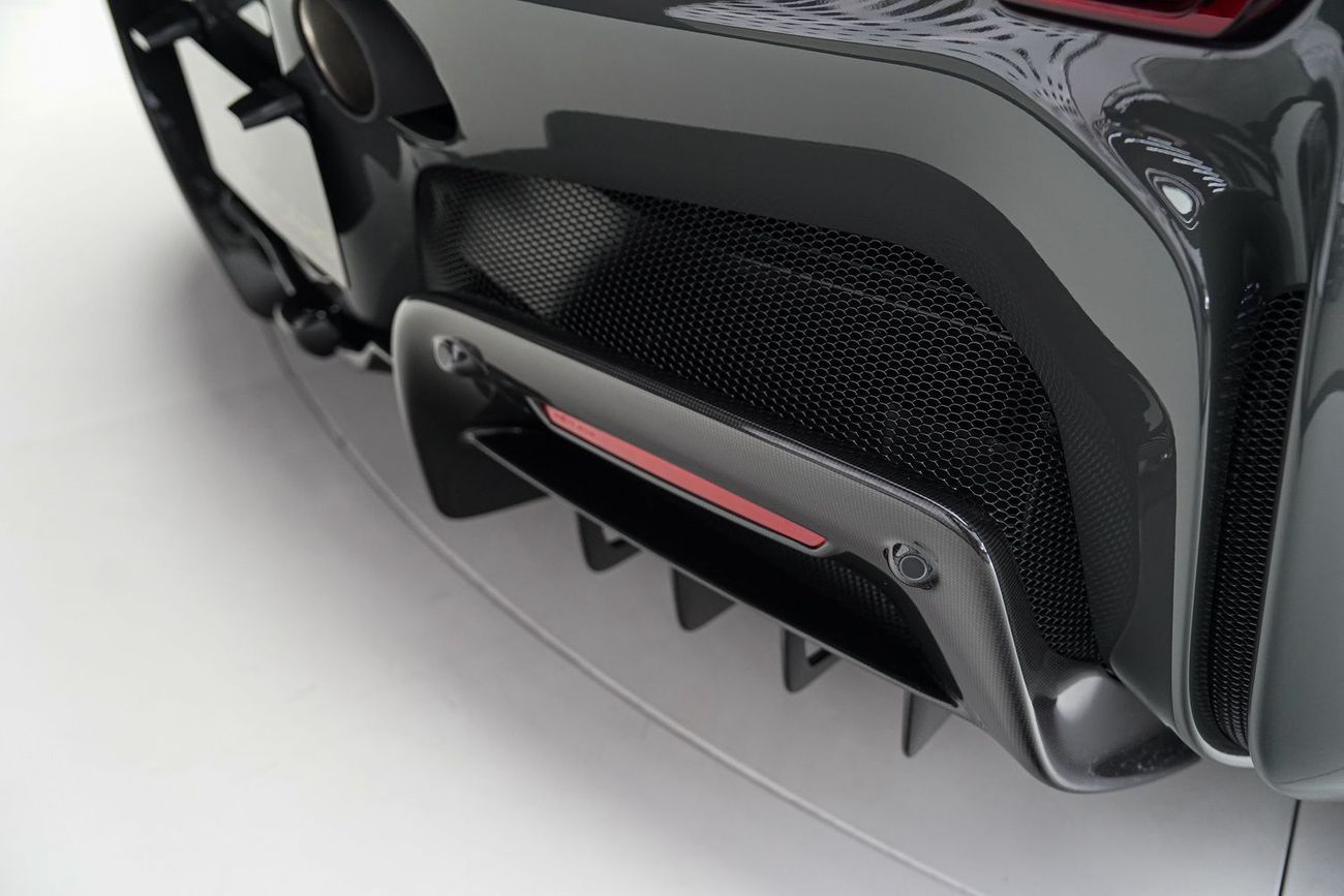 فيراري SF90 سبيدر ASSETTO FIORANO