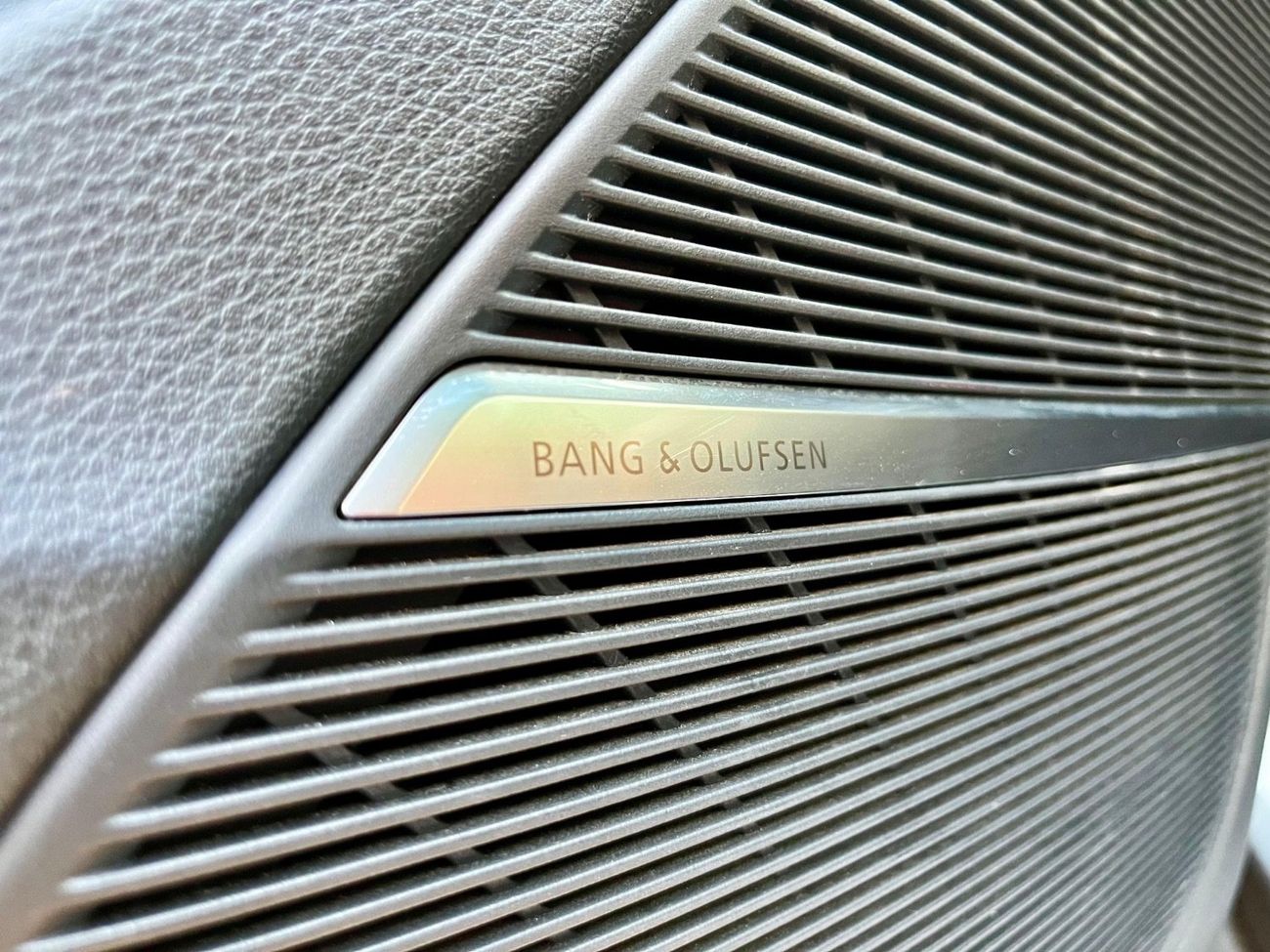 أودي Q8 55 TFSI quattro S-Line 3.0L (340 HP)