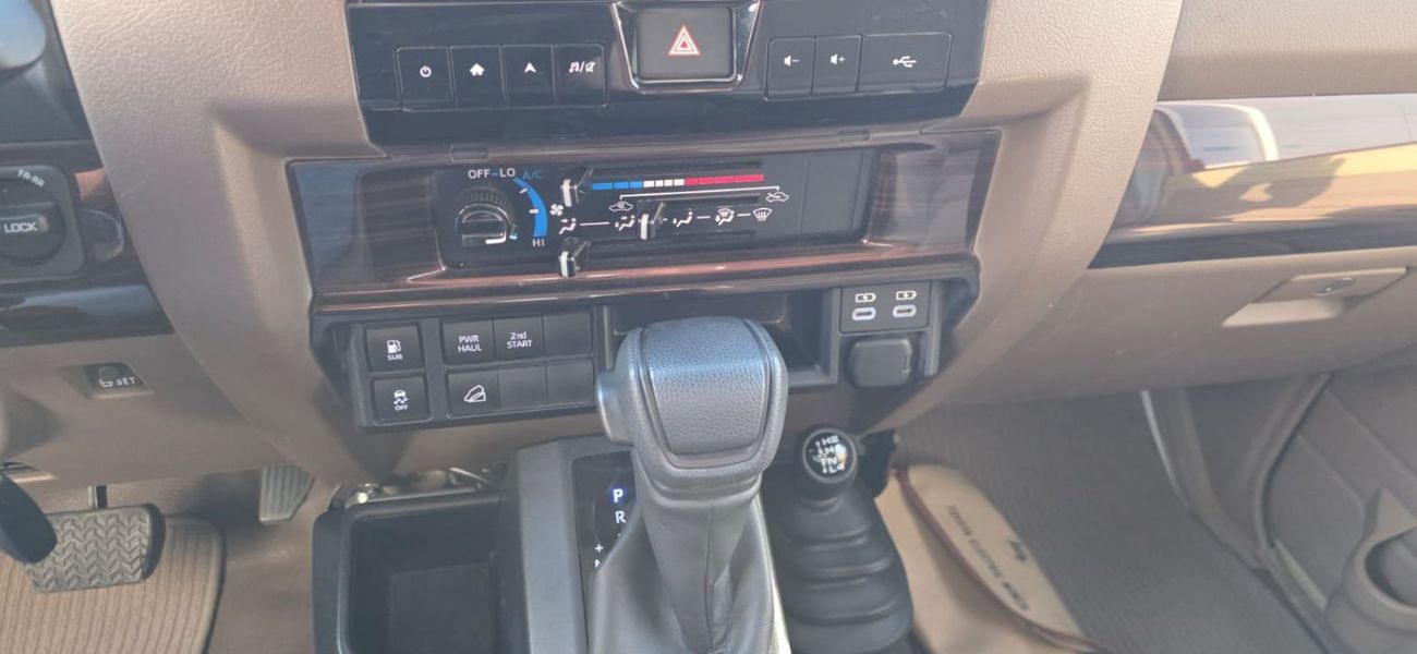 تويوتا لاند كروزر بيك آب PETROL AUTO DIFFLOCK WINCH