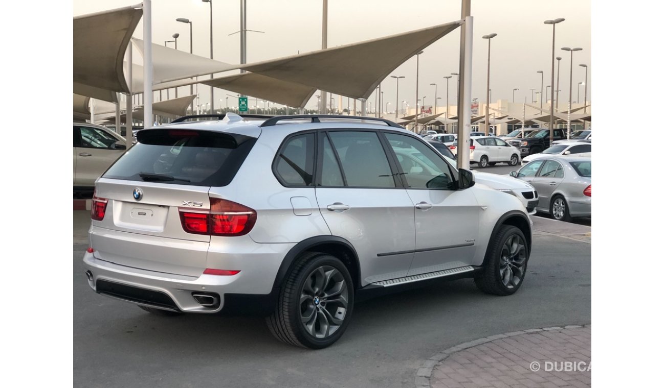 BMW X5 BMW X5 MODEL 2013 GCC car prefect condition full option panoramic roof leather seats back camera bac