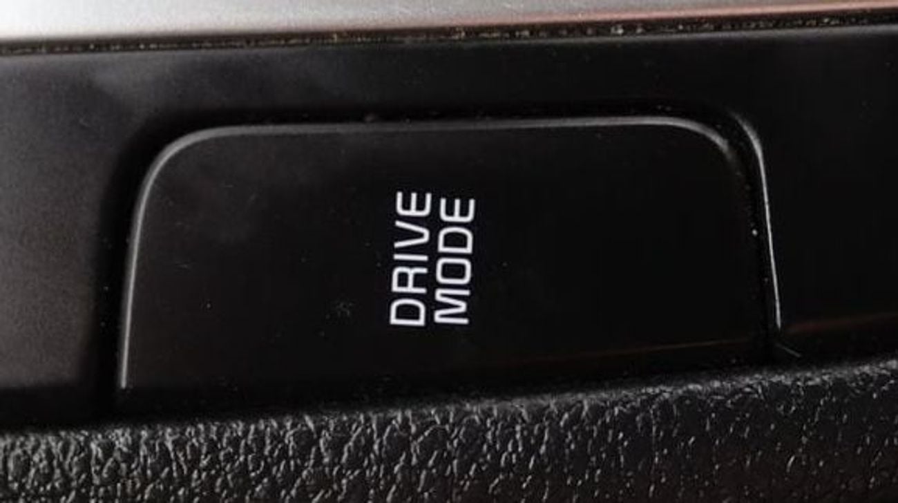 هيونداي إلانترا هيونداى إلنترا 2023 - خليجى - بدون حوادث - محرك 1.6- ممشى قليل - حاله ممتازه من الداخل والخارج