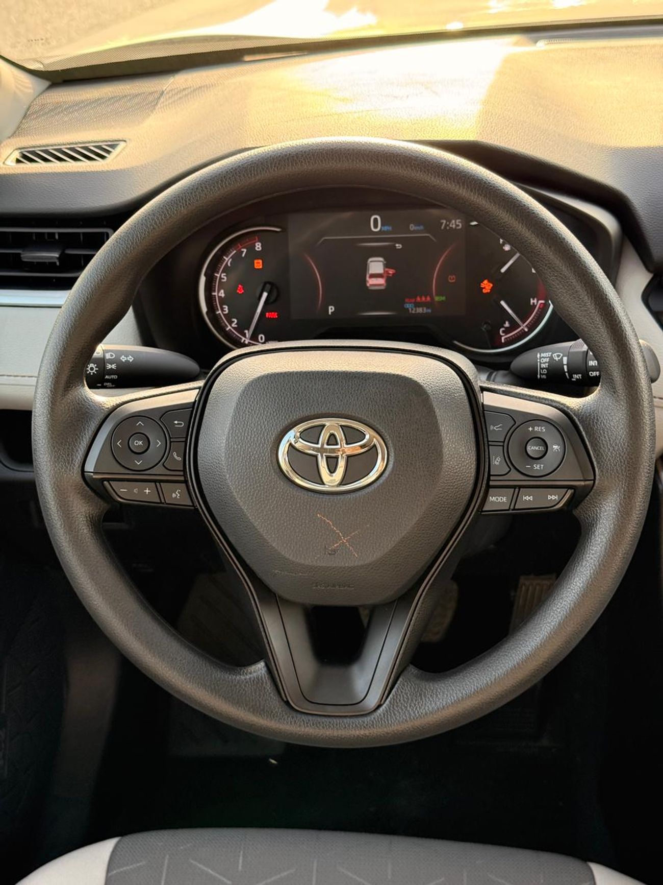 تويوتا راف ٤ XLE 4X4 Full option 2025