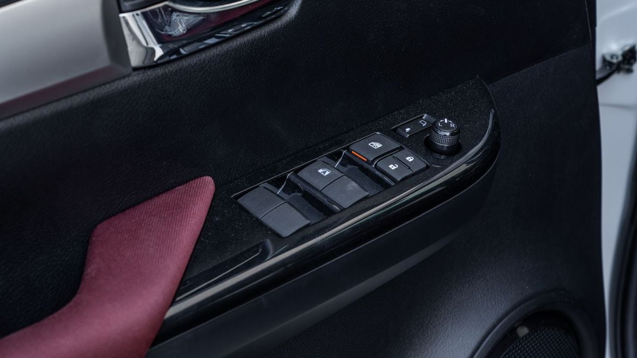 Toyota Hilux TOYOTA HILUX 2.4 AT HIGH -2026YM