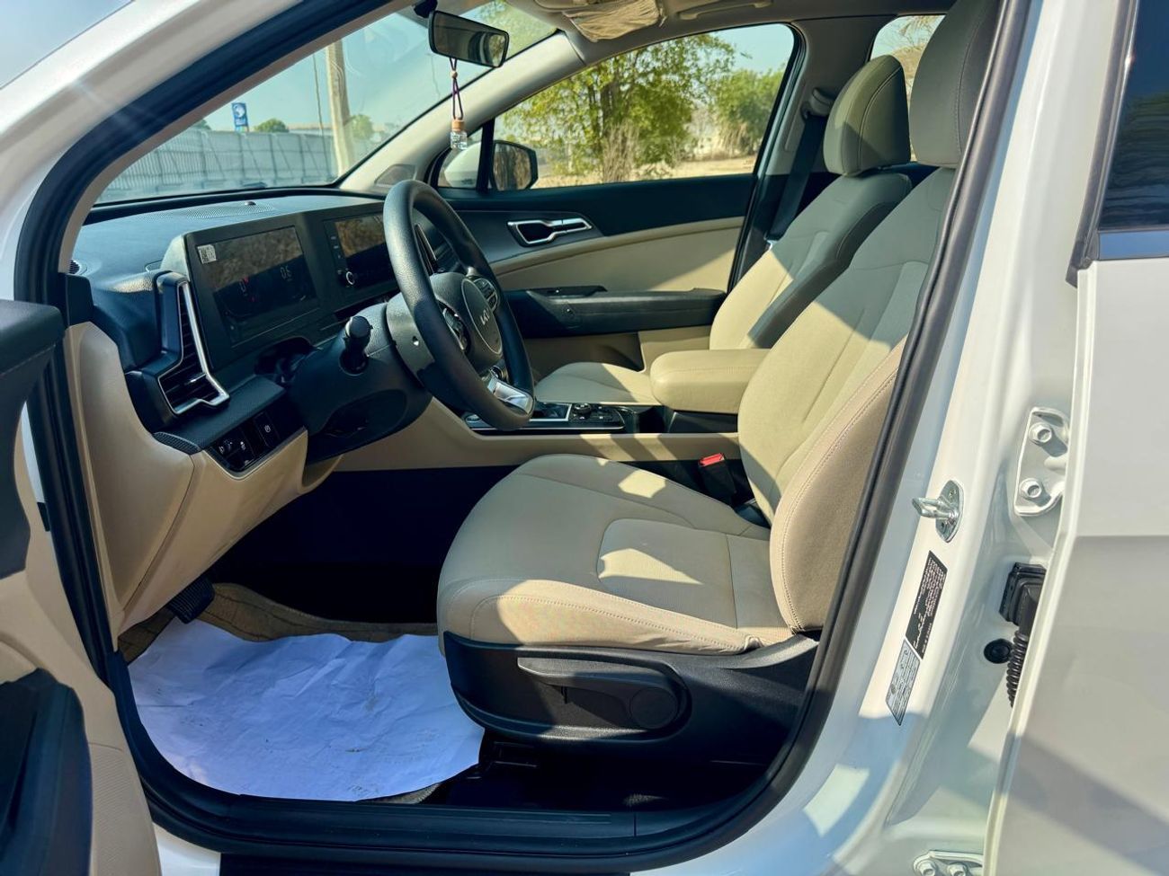 Kia Sportage LX 1.6L 1180-Monthly l GCC l Panoramic, Warranty, 1.6L l Accident Free