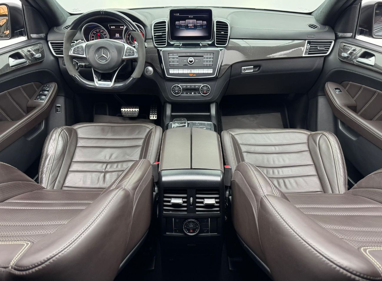 مرسيدس بنز GLE 63 S AMG كوبيه 2017 Mercedes-Benz GLE 63 S AMG Coupe, Well Loaded, Service History, GCC