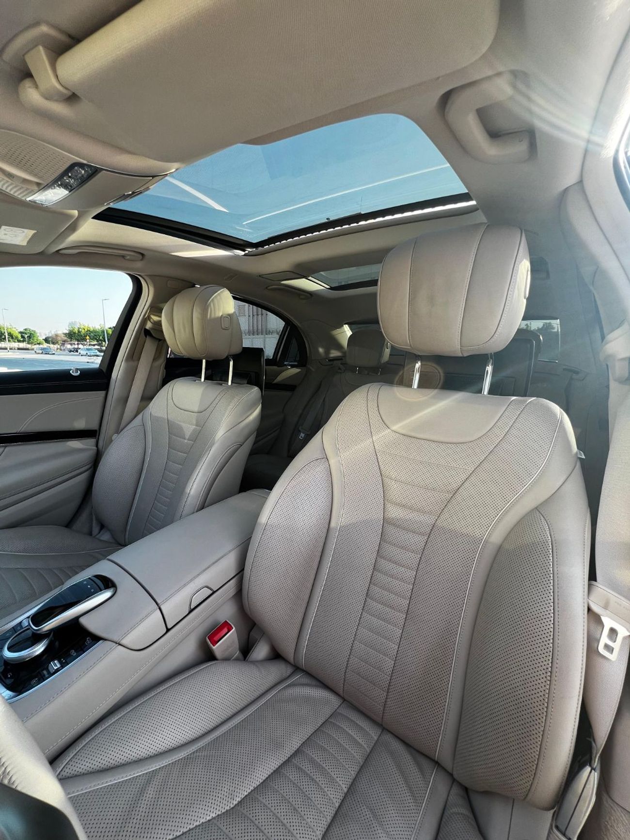 Mercedes-Benz S 560 Std 4.0L (469 HP) 4.0L (469 HP)