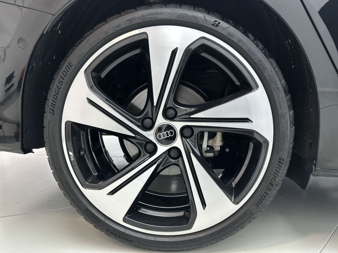 أودي A3 35 TFSI S Line 1.4L Sedan S line 35 TFSI 150hp Progress Black (Ref# 27616)