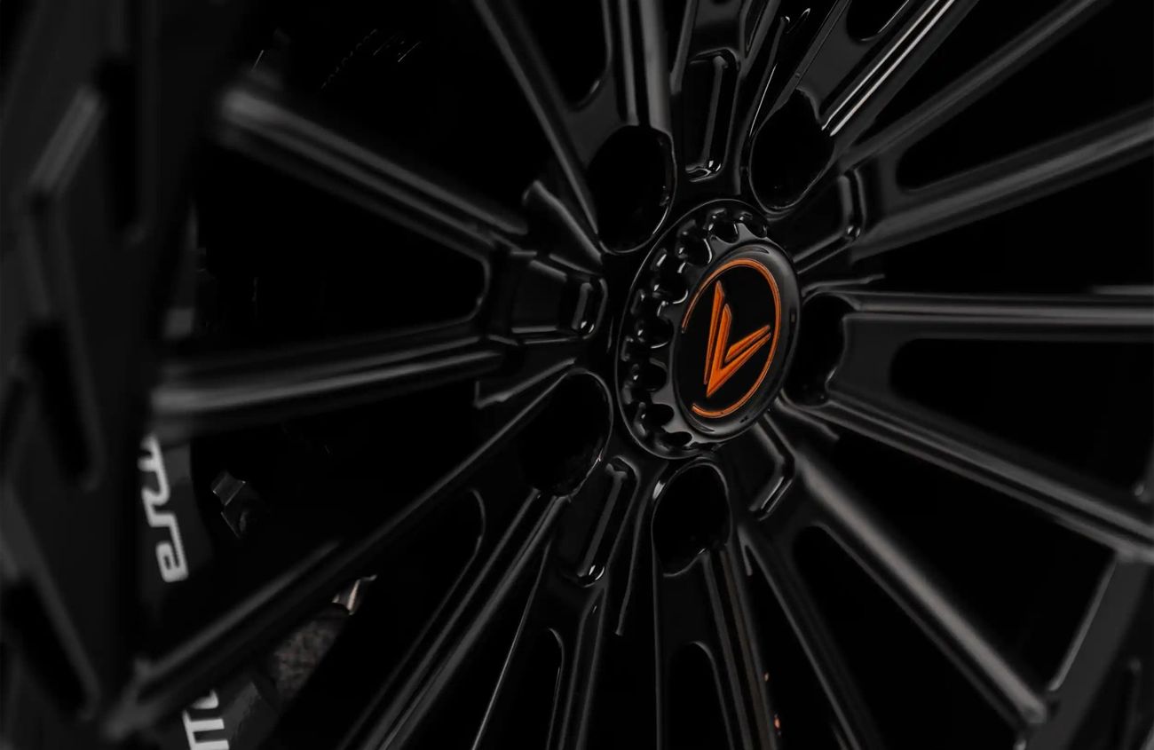 مازيراتي MC20 3.0 L Twin-Turbocharged V6 Engine