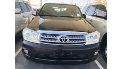 Toyota Fortuner Toyota Fortuner 2.7 ltr 2011. free of accident with low mileage