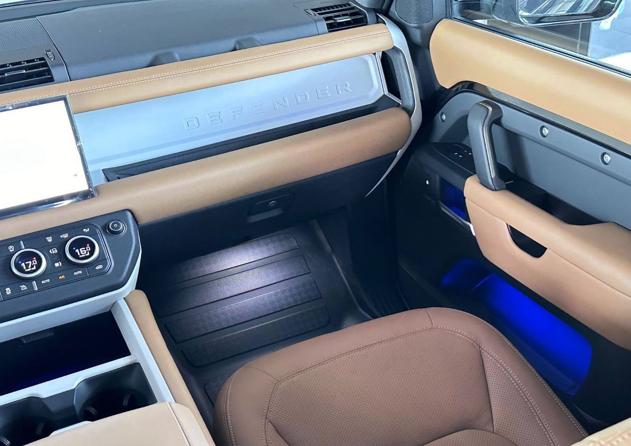 لاند روفر ديفندر P400 110 X-Dynamic SE 3.0L (5 Seater)