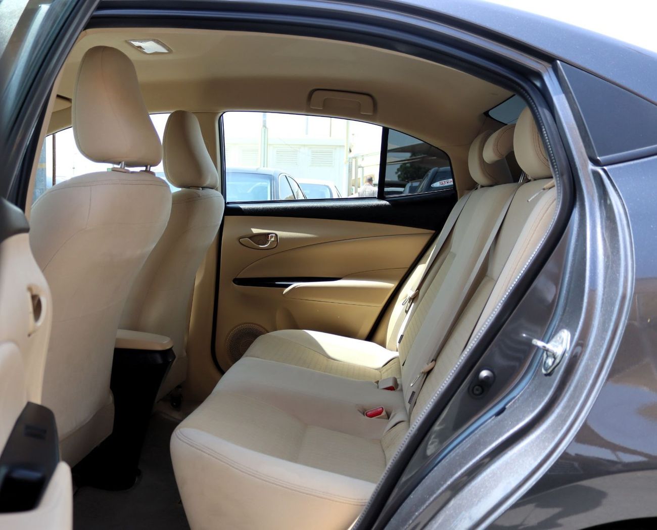 Toyota Yaris Y2 ACCIDENTS FREE - GCC - ORIGINAL PAINT - ENGINE 1500 CC - PERFECT CONDITION INSIDE OUT