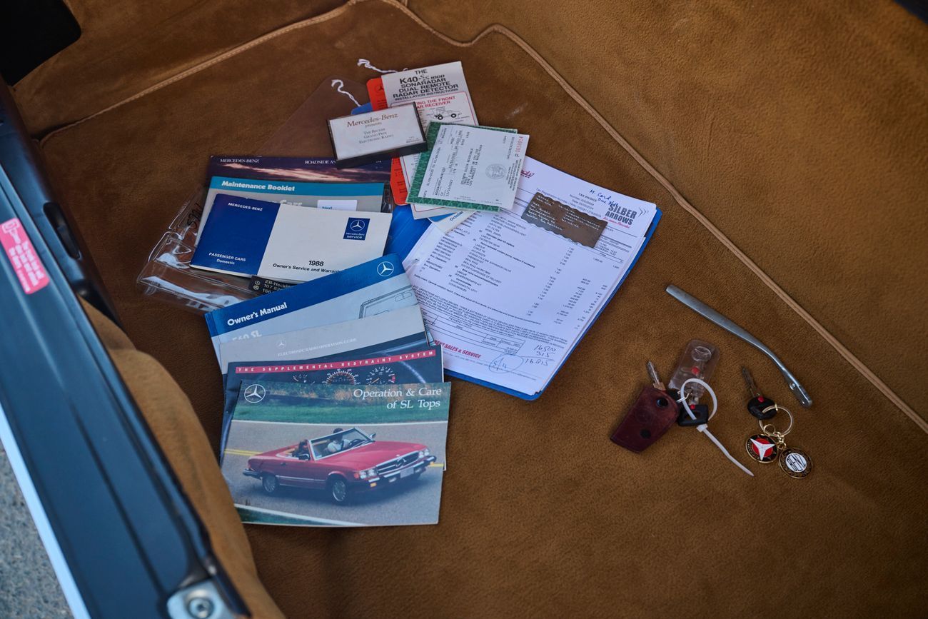Mercedes-Benz SL 560 - 23,000 Original Kilometres