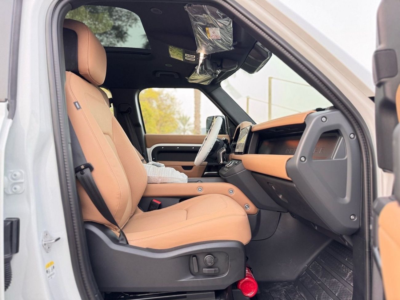 Land Rover Defender P400 110 X-Dynamic HSE 3.0L (5 Seater)