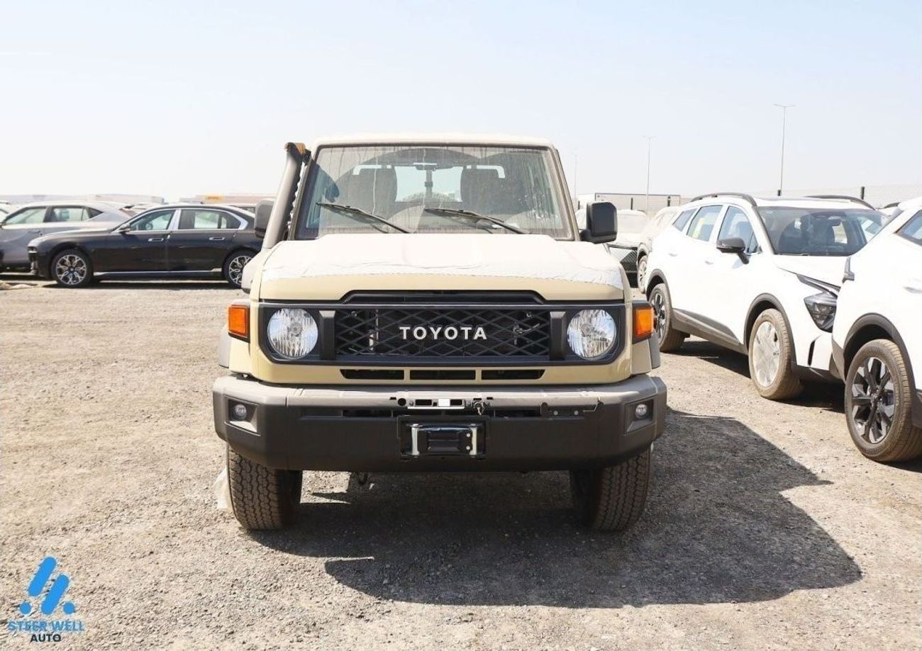 Toyota Land Cruiser Pick Up LC 79 D/C LX - E  Mid Option / 6 Speed A/T / Keyless Entry /  Export Only
