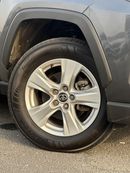 تويوتا راف ٤ XLE Sunroof,push start Full Option