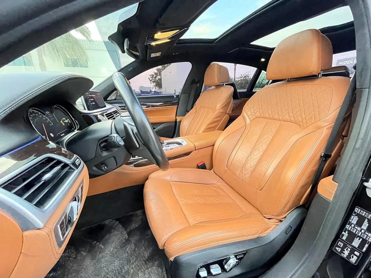 بي أم دبليو 750Li 750Li xDrive GCC Specs - Pristine Condition