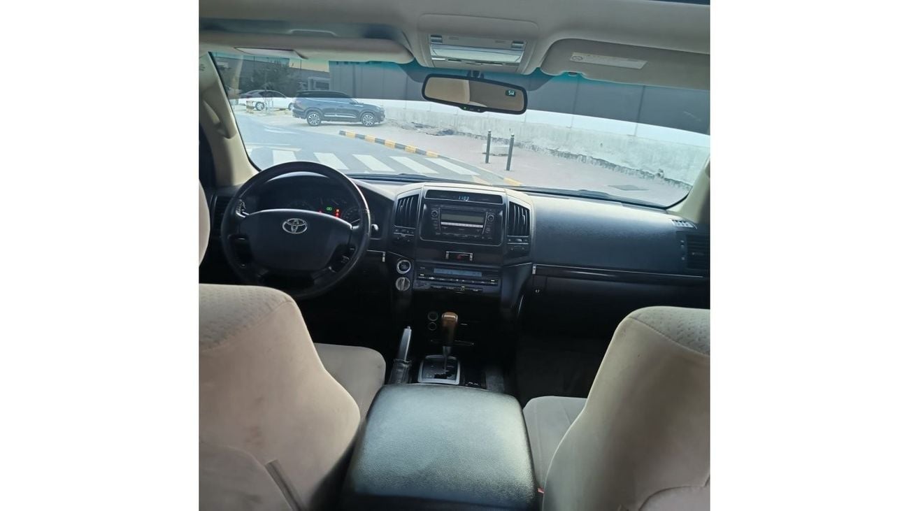 تويوتا لاند كروزر model 2008 gxr v6