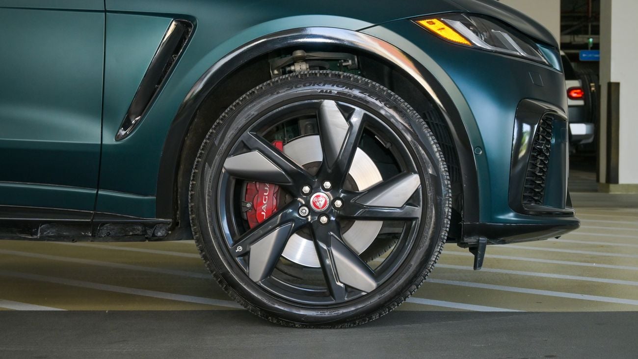 Jaguar F Pace 5.0L V8 SVR (550 PS)