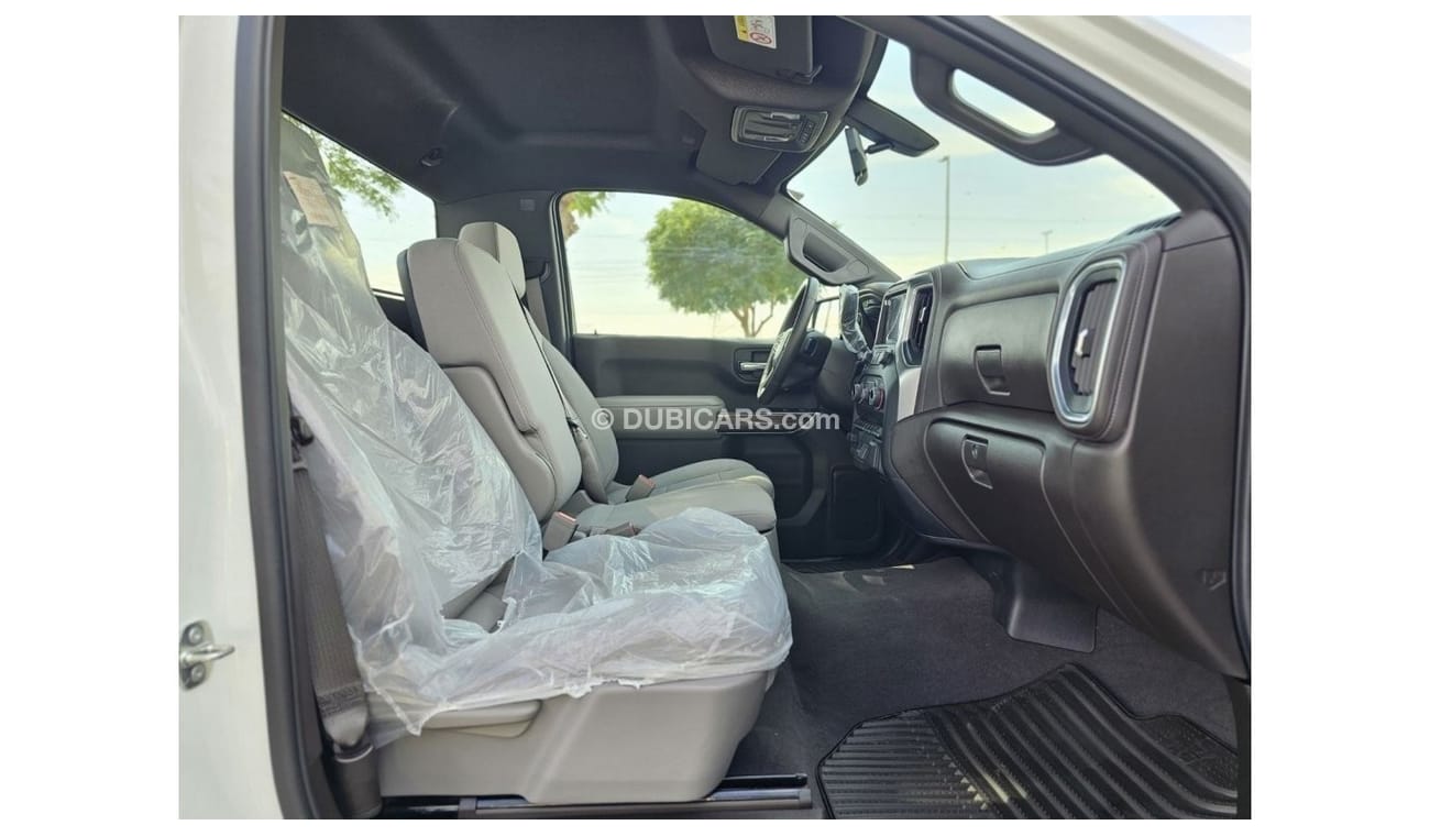 Chevrolet Silverado LT CHEVROLET SILVERADO Z71 V8 2022 GCC DRIVEN ONLY 4K WITH AGENCY WARRANTY IN BRAND NEW CONDITION