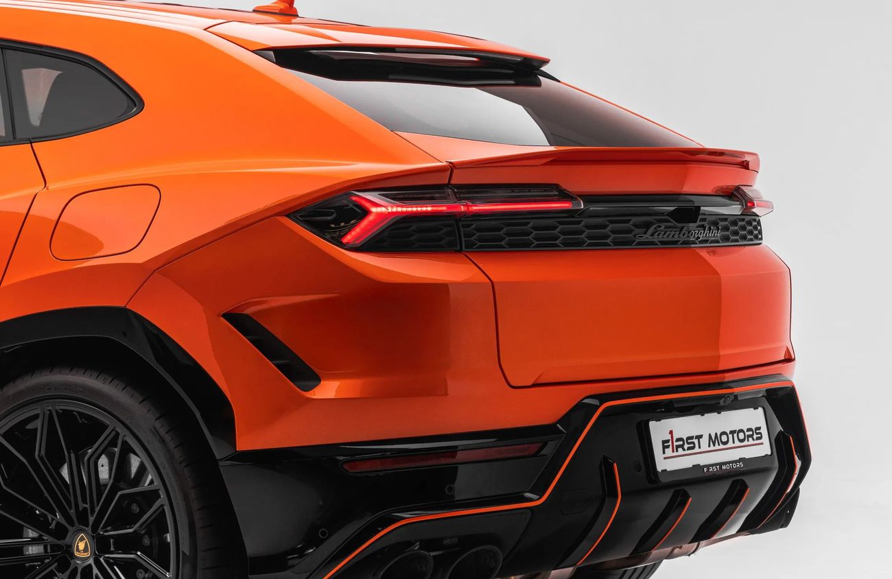 لامبورغيني اوروس 4.0L V8 Twin-Turbocharged Engine + eMotors