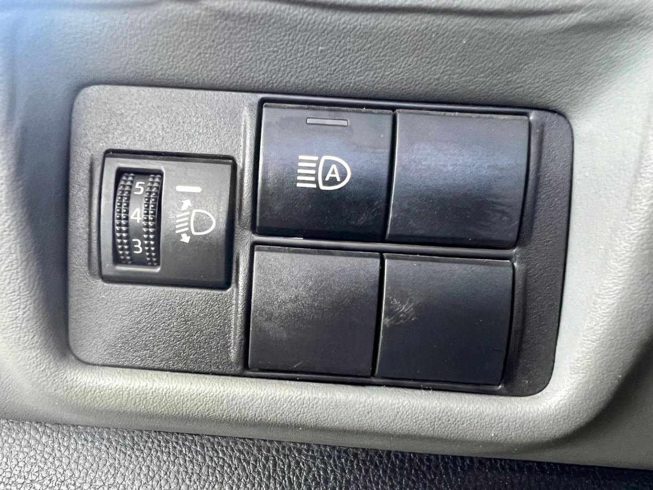 Toyota Highlander Hybrid  warranty one year bank financie available