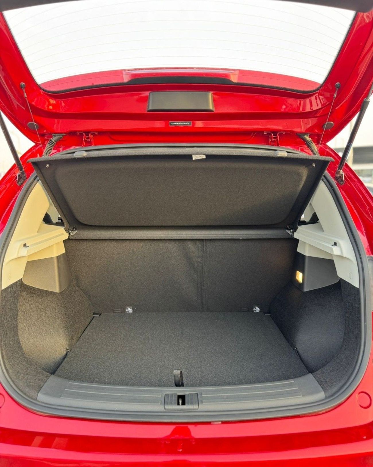 MG ZS MG ZS 1.5L (LUXURY) - 2025 MODEL RED COLOR