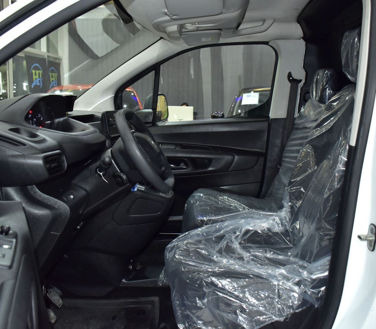 Peugeot Partner EXCELLENT DEAL for our Peugeot Partner ( 2022 Model ) in White Color GCC Specs