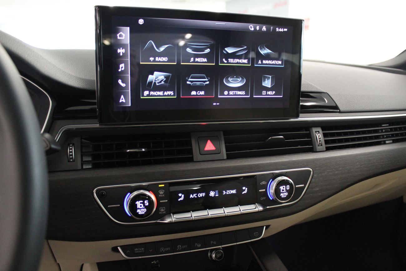 أودي A5 A5 Sportback 40 TFSI 190hp Black Edition (Ref#5775)