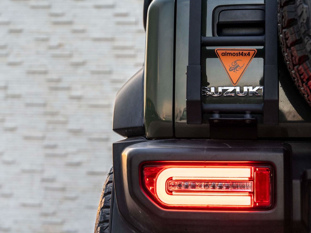 سوزوكي جيمني 1.5L GL (M/T)