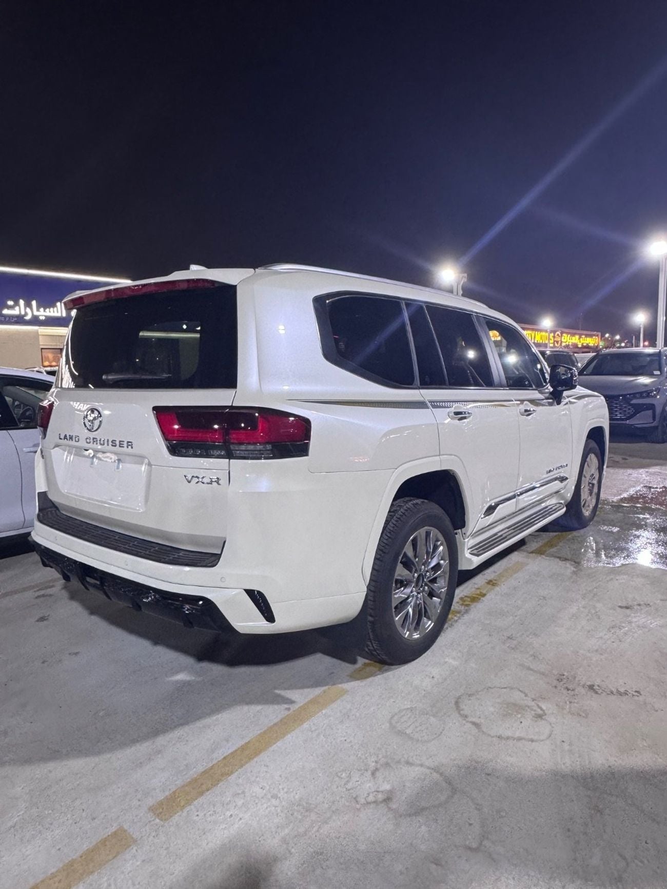 تويوتا لاند كروزر VXR