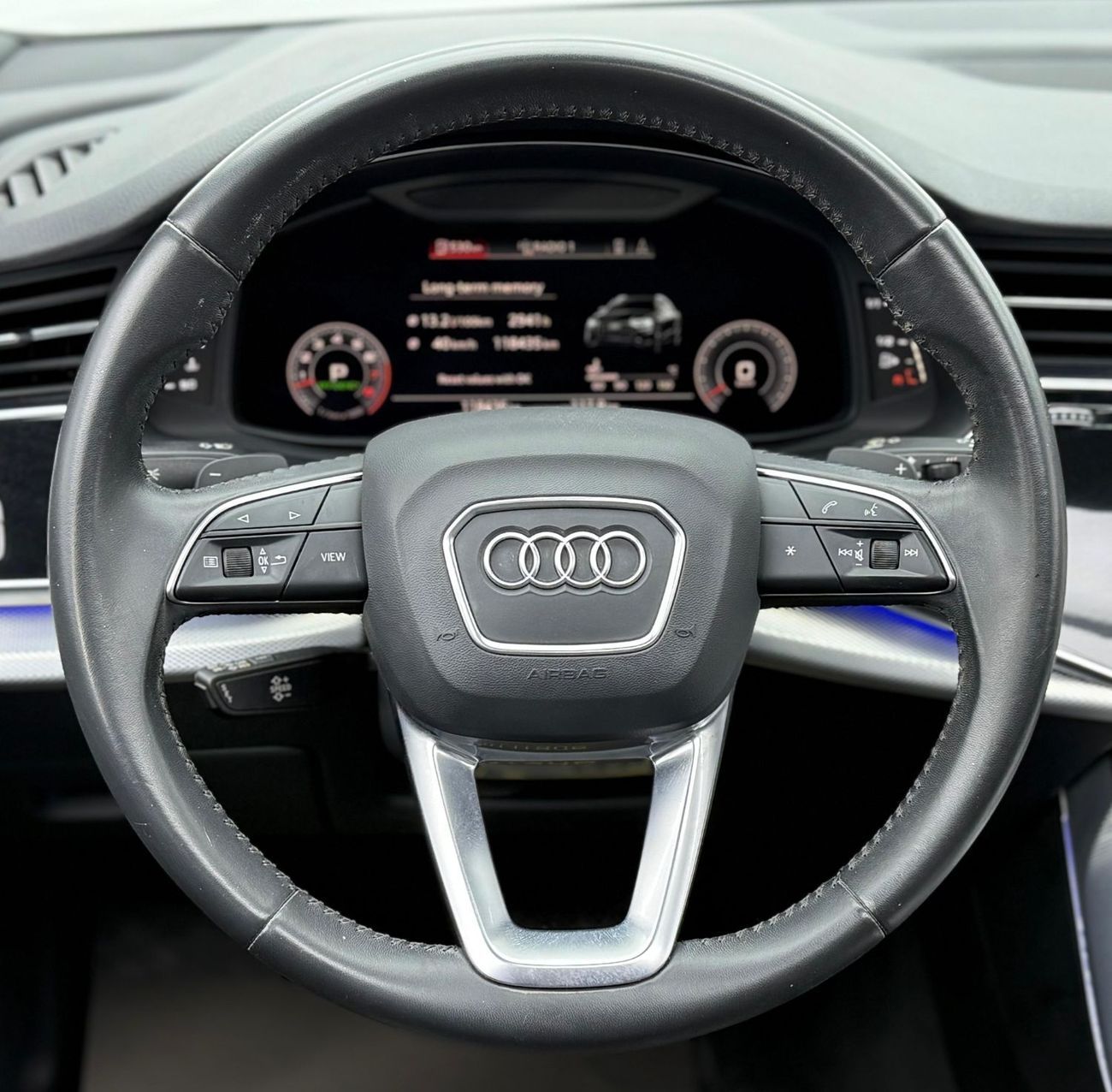 Audi Q8 55 TFSI quattro S-Line 3.0L (340 HP) 2019 Audi Q8 55 TFSI Quattro S-Line, Audi Service Pack, Warrant