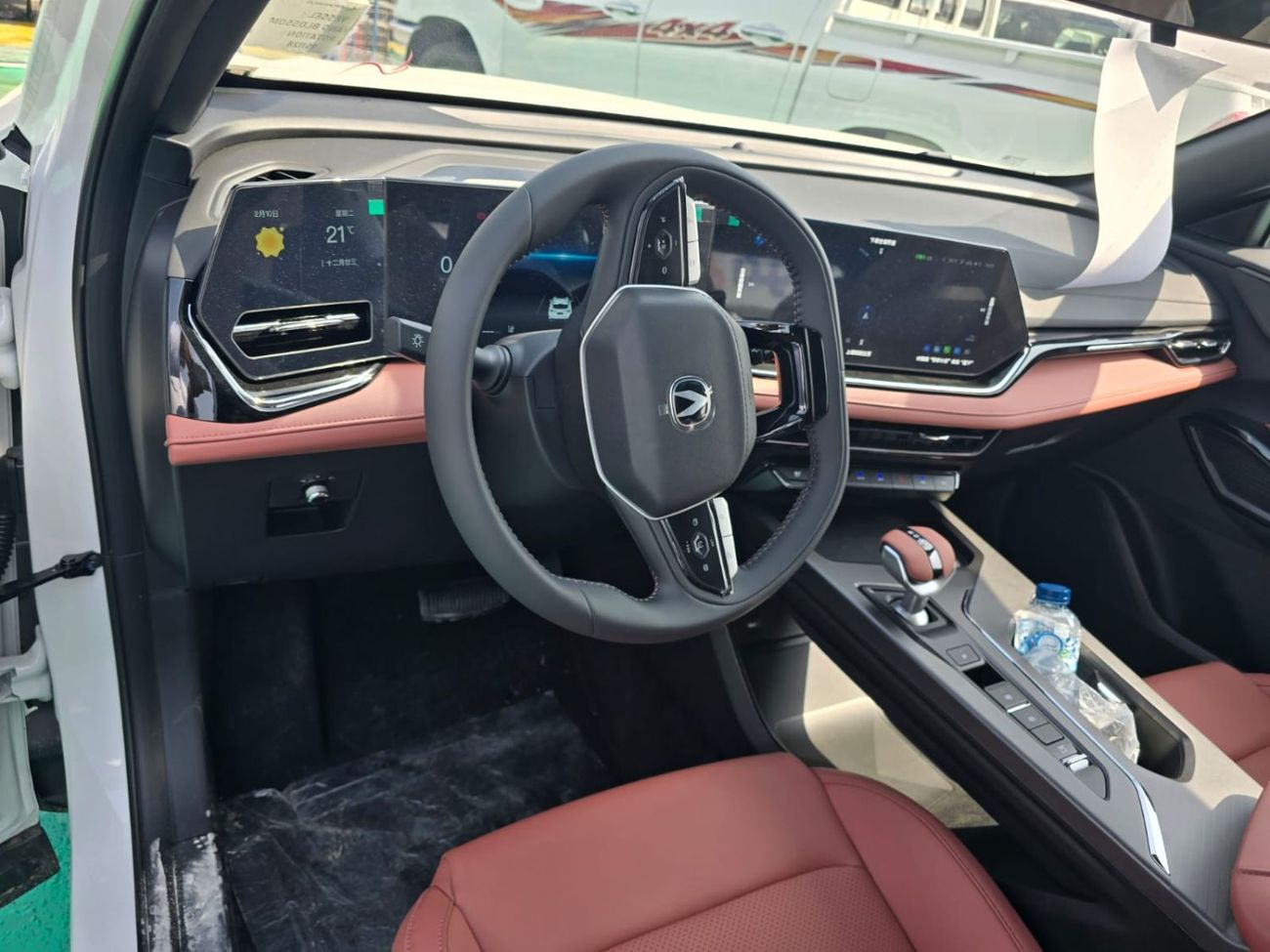 تشنجان x5 بلس Changan X5 Plus 2026 – فل أوبشن | 1.5 تيربو | أبيض / أحمر