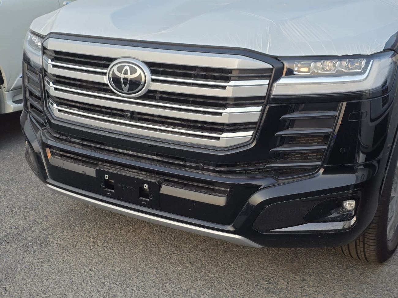 Toyota Land Cruiser 3.5L HYBRID PETROL A/T FULL OPTION 7 SEATER