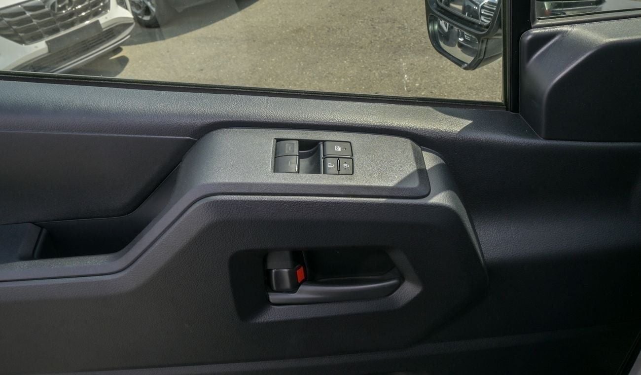 تويوتا هاياس DUBAI REGISTRATION - HIACE HIGHROOF 3.5 M/T GL - FUTAIM