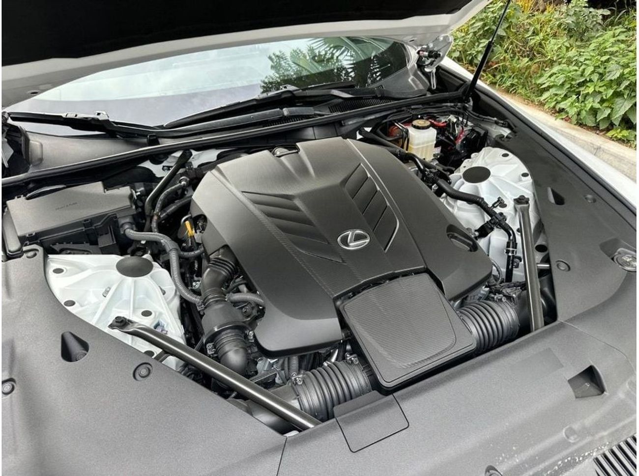 لكزس LC500 كابريوليه Titanium  5.0L Lexus LC500 Convertible Titanium 5.0L Titanium 5.0L | 2024 | Zero Km | V8 471 HP | Wa