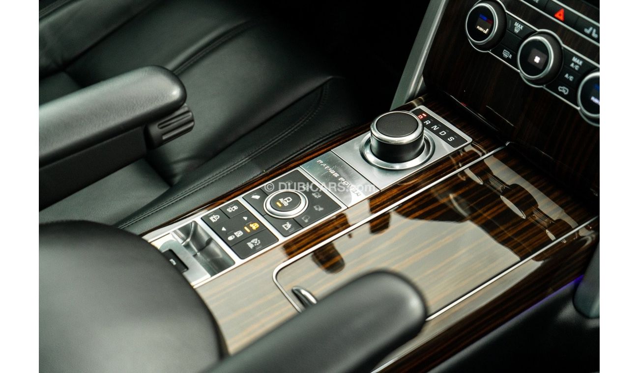 Land Rover Range Rover 2016 Range Rover Vogue V8 HSE / Full-Service History