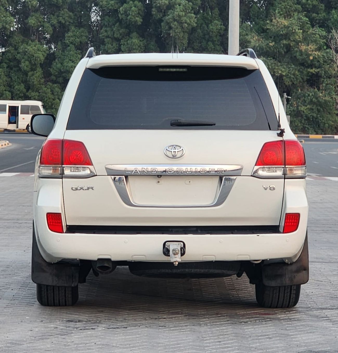 تويوتا لاند كروزر GX.R V8