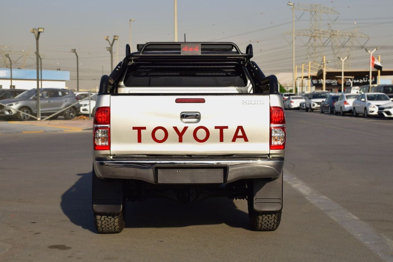 تويوتا هيلوكس DLX 4X4 Diesel 3.0L (Right Hand)