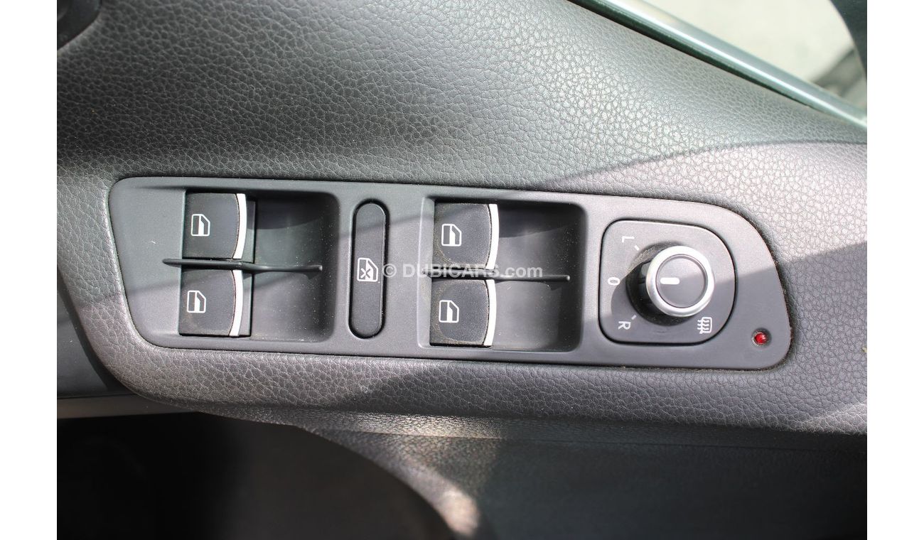 فولكس واجن تيجوان SE خالية من الحوادث - خليجي - مكينة 1400 سي سي - تيربو - السيارة بحالة ممتازة من الداخل والخارج