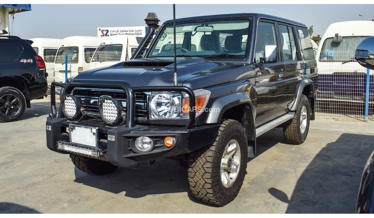 Toyota Land Cruiser 70 GXL 1VD engine Diesel turbo Full option hard Top