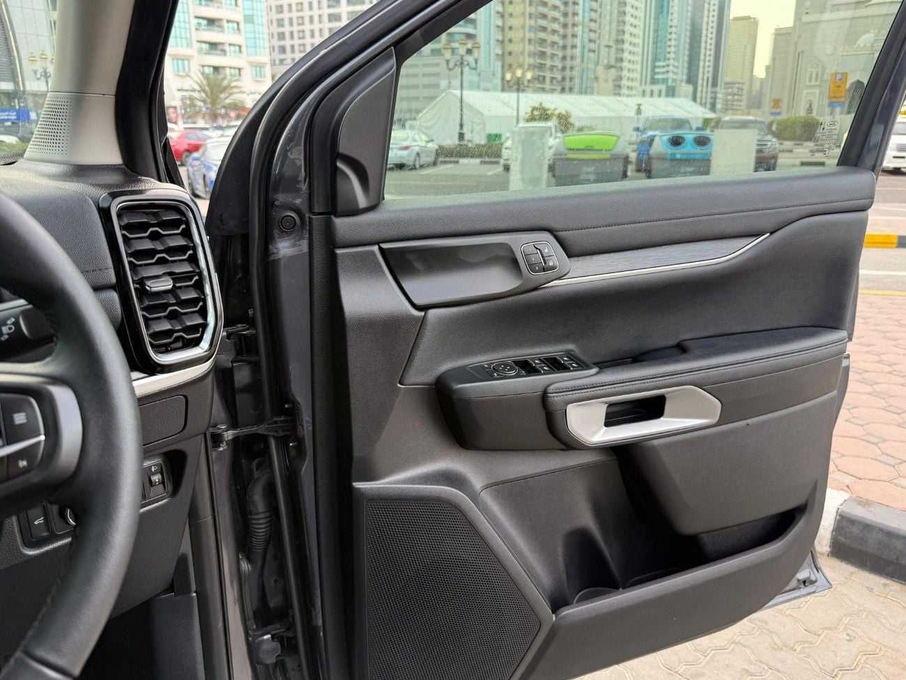 Ford Everest Sport 2.L Bi-Turbo Right Hand Drive