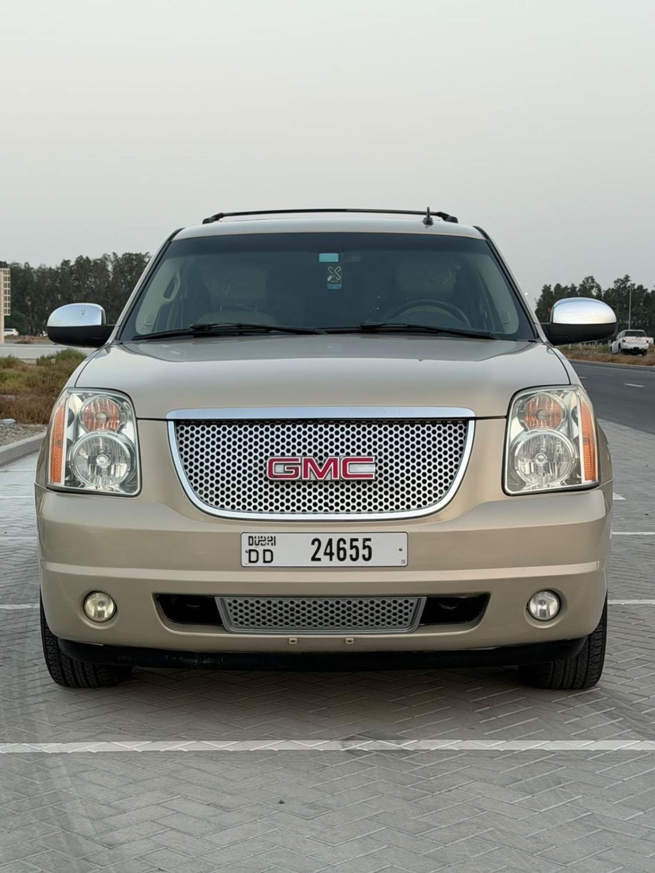GMC Yukon SLT top-of-the-line model with sunroof
