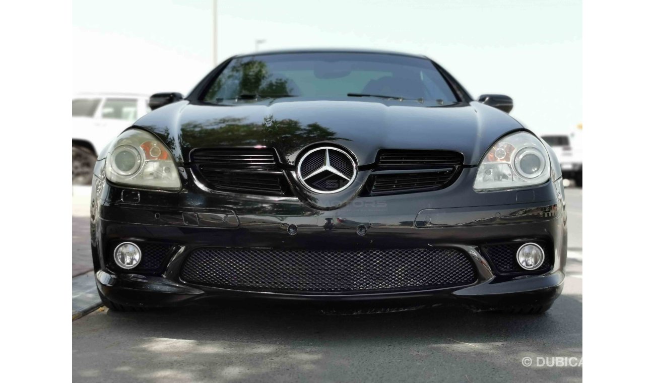 Mercedes-Benz SLK 200 2.0L, 17" Rims, DRL LED Headlights, Parking Sensor, Leather Seats, Bluetooth, USB (LOT # 763)