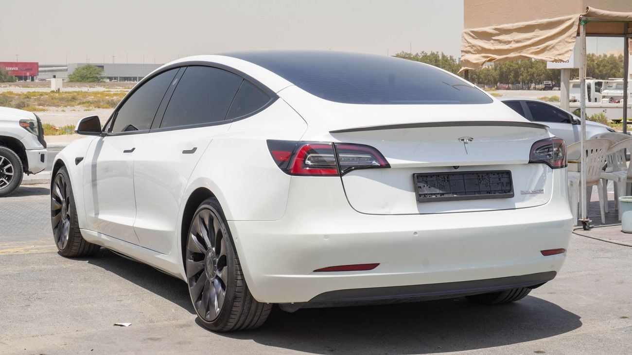 تسلا موديل 3